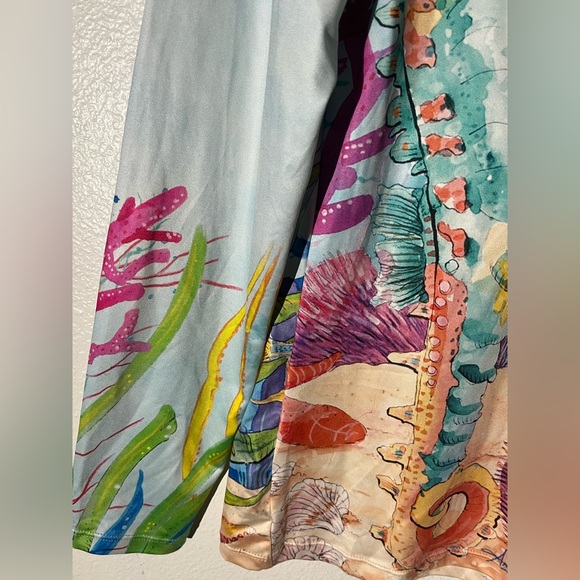 Art & Sol Seahorse design. Breathable Quickdry Top - Picture 4 of 9